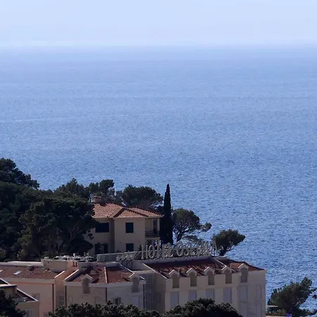 아파트 Oliver Ravlic *