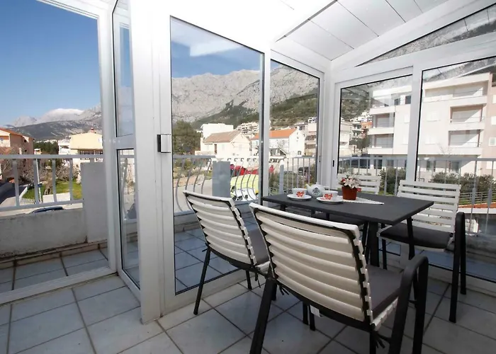 Daire Oliver Ravlic *